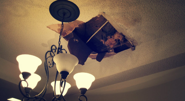 An image of water damage in the ceiling